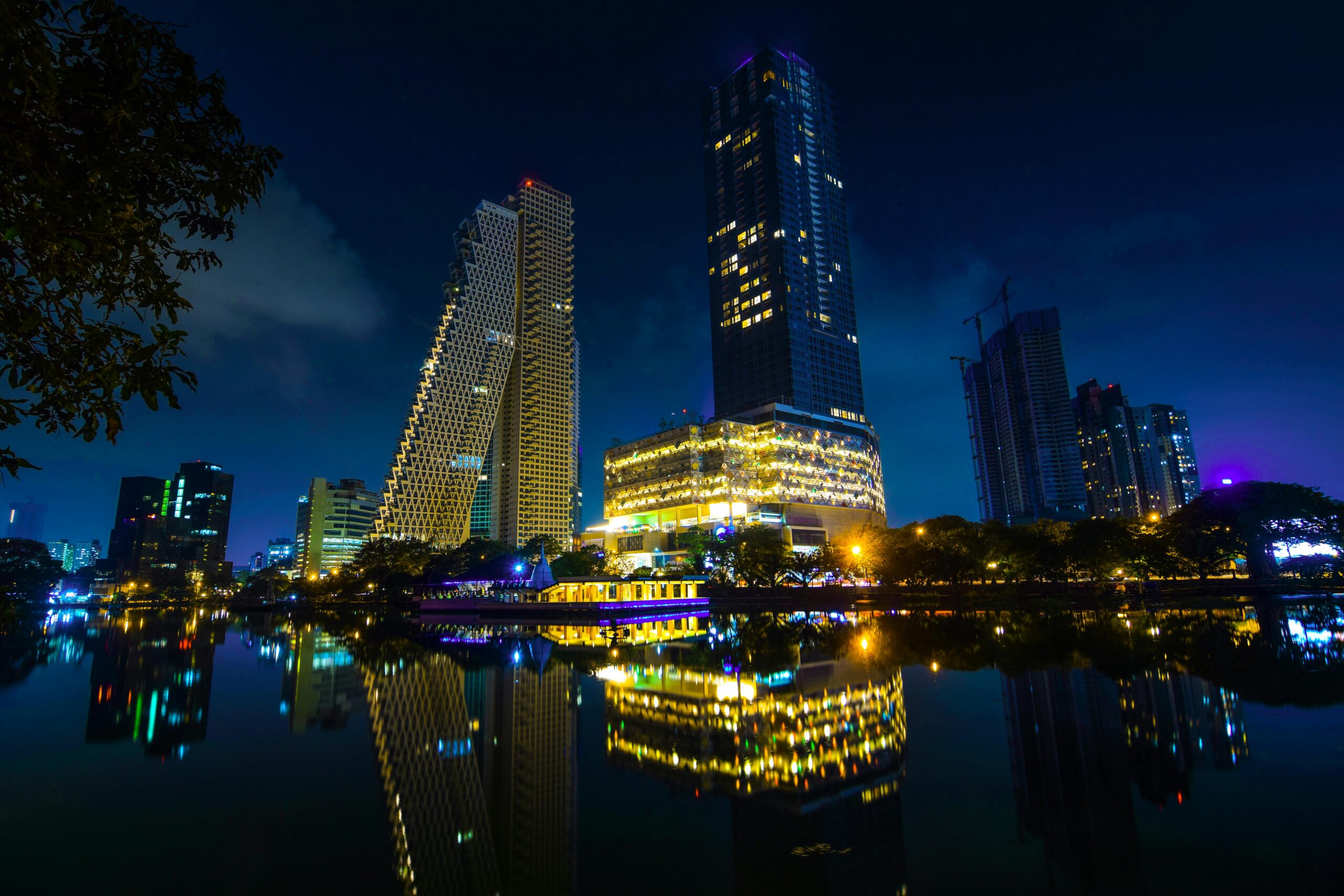 5 Days Sri Lanka Tour Package – Kandy, Nuwara Eliya & Colombo Escape 